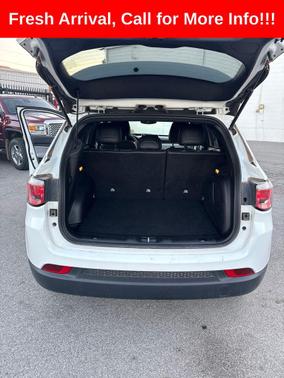Bright White Clearcoat 2025 Jeep Compass Latitude