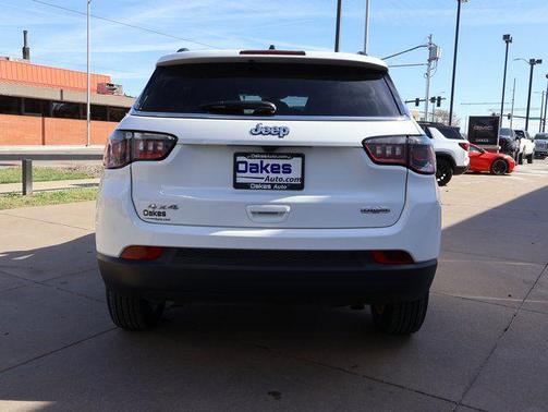 Bright White Clearcoat 2025 Jeep Compass Latitude