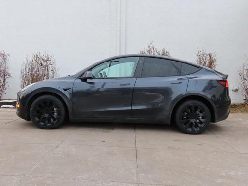 2024 Tesla Model Y Long Range Dual Motor All-Wheel Drive