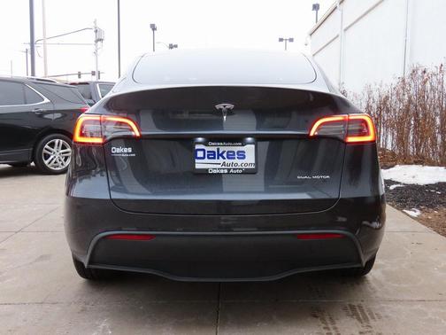 2024 Tesla Model Y Long Range Dual Motor All-Wheel Drive