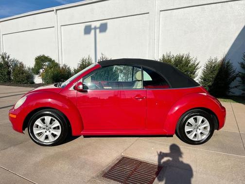 2009 Volkswagen New Beetle S