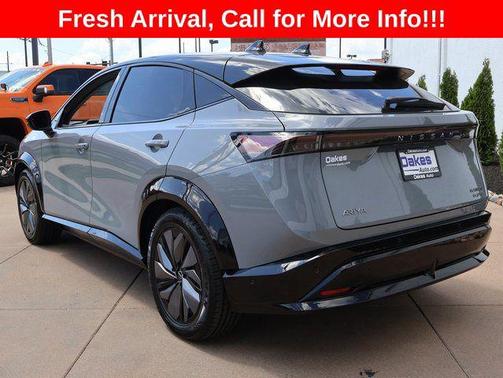 Boulder Gray Pearl/Black Diamond Pearl 2023 Nissan ARIYA PLATINUM+