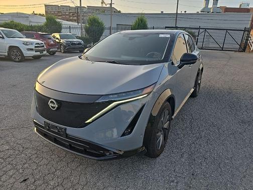 Boulder Gray Pearl/Black Diamond Pearl 2023 Nissan ARIYA PLATINUM+