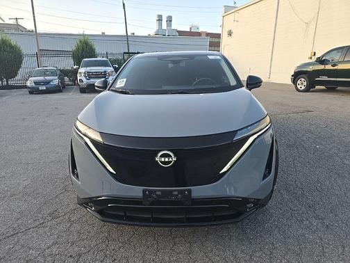 Boulder Gray Pearl/Black Diamond Pearl 2023 Nissan ARIYA PLATINUM+