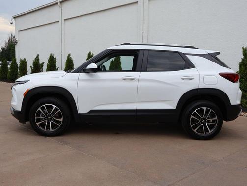 Summit White 2025 Chevrolet Trailblazer LT