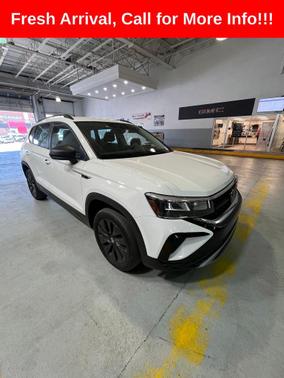 Pure White 2023 Volkswagen Taos 1.5T S