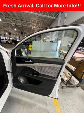 Pure White 2023 Volkswagen Taos 1.5T S