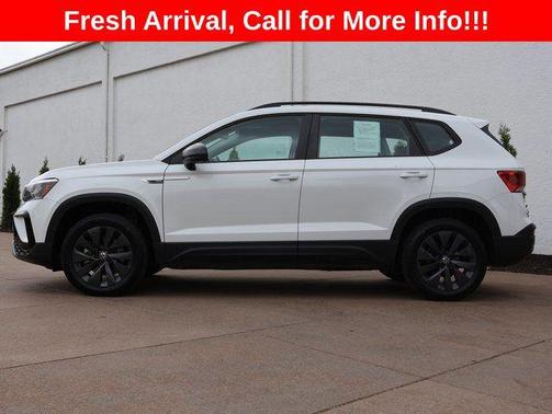 Pure White 2023 Volkswagen Taos 1.5T S
