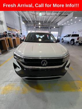 Pure White 2023 Volkswagen Taos 1.5T S