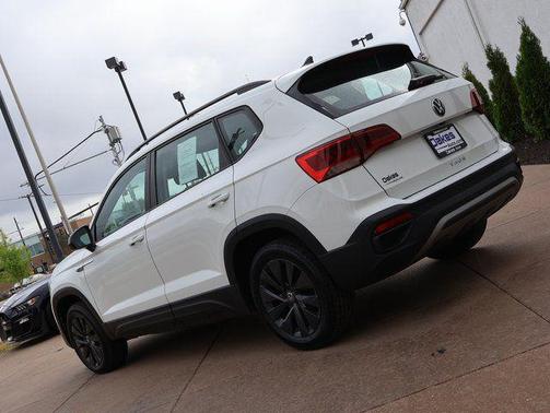 Pure White 2023 Volkswagen Taos 1.5T S