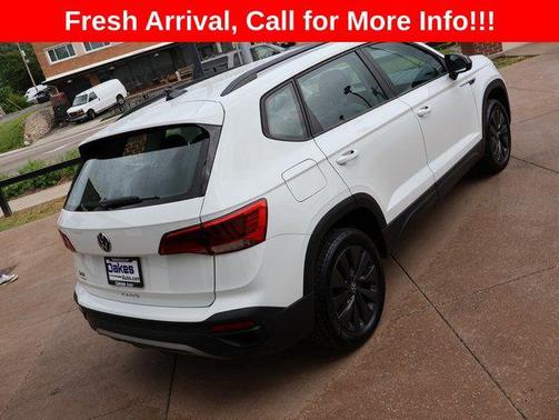 Pure White 2023 Volkswagen Taos 1.5T S