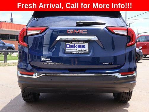 Marine Metallic 2022 GMC Terrain SLT