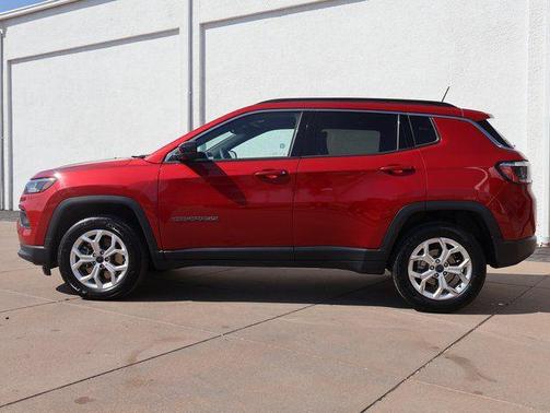 Red Hot Pearlcoat 2025 Jeep Compass Latitude