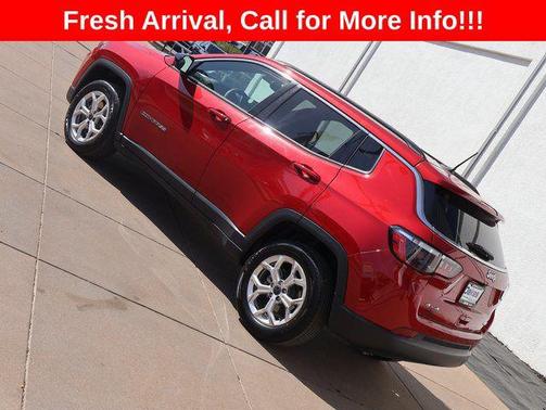 Red Hot Pearlcoat 2025 Jeep Compass Latitude