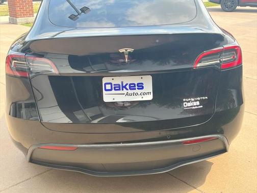 2022 Tesla Model Y Long Range Dual Motor All-Wheel Drive
