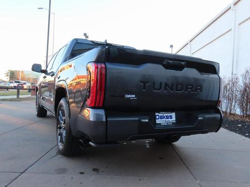 2023 Toyota Tundra Hybrid Platinum