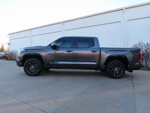 2023 Toyota Tundra Hybrid Platinum