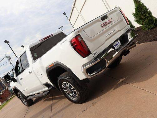 Summit White 2025 GMC Sierra 2500 SLT