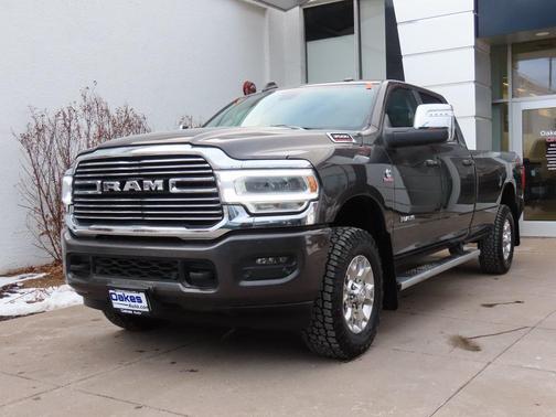 2024 RAM 3500 Laramie Crew Cab 4x4 8' Box
