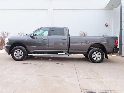 2024 RAM 3500 Laramie Crew Cab 4x4 8' Box