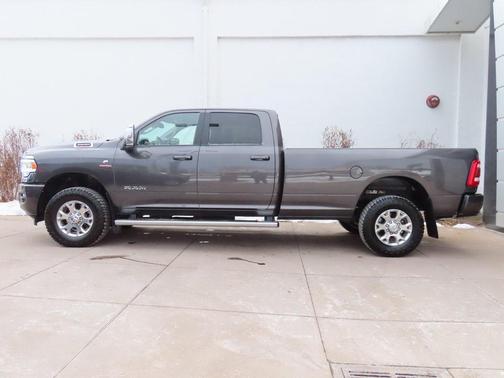 2024 RAM 3500 Laramie Crew Cab 4x4 8' Box