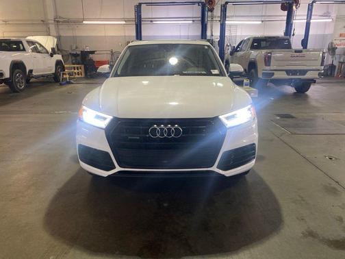 Ibis White 2020 Audi Q5 45 Premium Plus