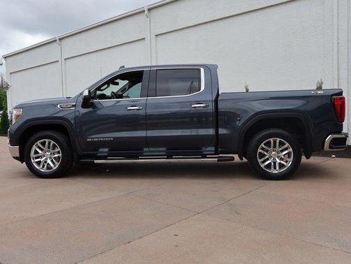 Dark Sky Metallic 2022 GMC Sierra 1500 SLT
