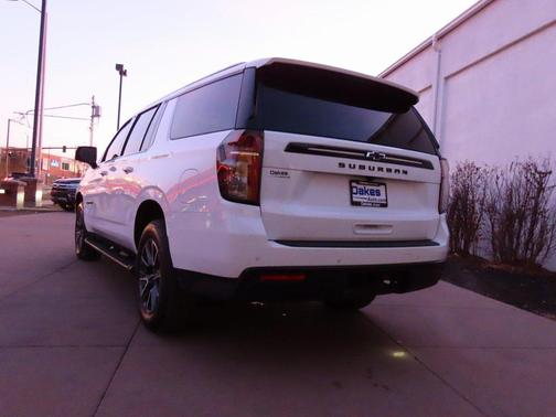 2023 Chevrolet Suburban 4WD Z71