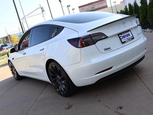 Pearl White Multi-Coat 2021 Tesla Model 3 Performance