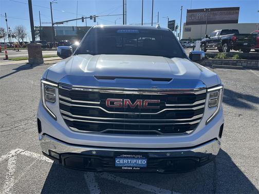 White Frost Tricoat 2022 GMC Sierra 1500 SLT