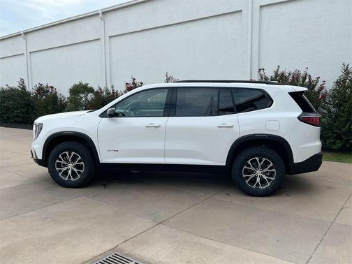 2026 GMC Acadia AWD AT4