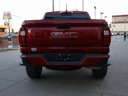 2024 GMC Canyon AT4