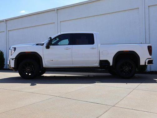 Summit White 2025 GMC Sierra 2500 AT4