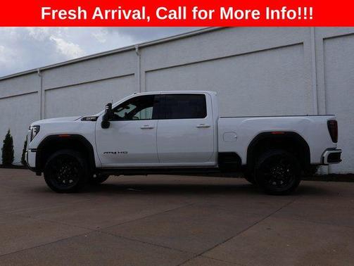 Summit White 2025 GMC Sierra 2500 AT4
