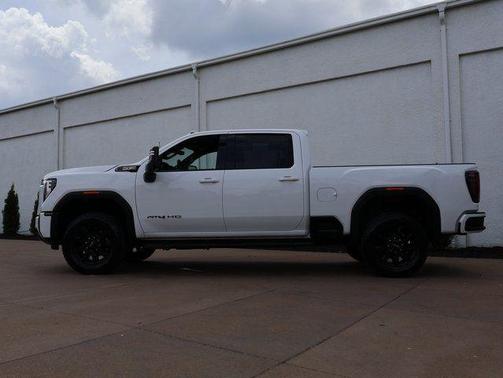 Summit White 2025 GMC Sierra 2500 AT4