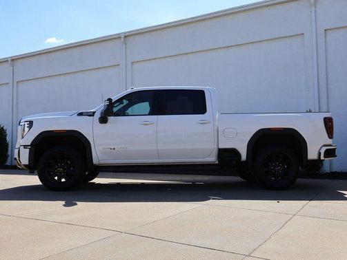 Summit White 2025 GMC Sierra 2500 AT4