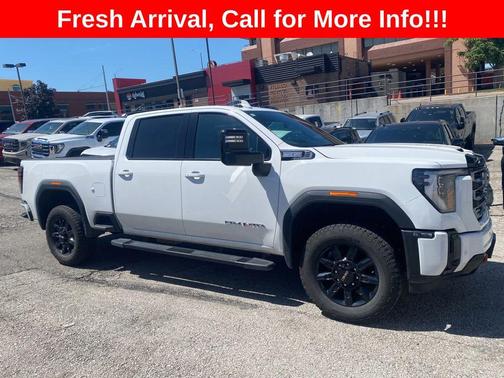 Summit White 2025 GMC Sierra 2500 AT4