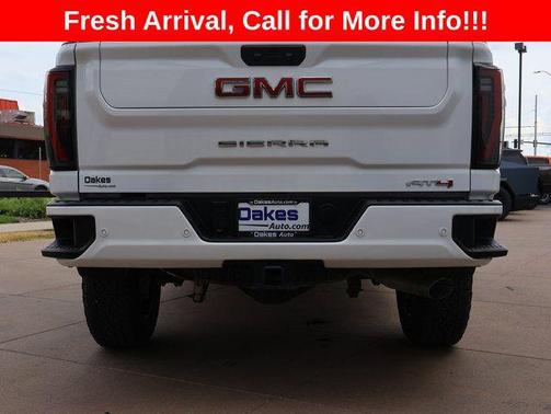 Summit White 2025 GMC Sierra 2500 AT4