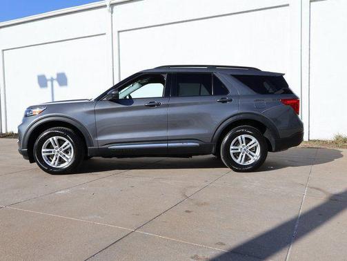 CARBONIZED GRAY METALLIC 2023 Ford Explorer XLT