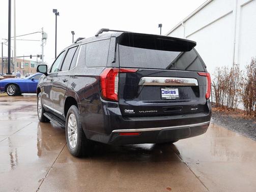 2022 GMC Yukon SLT