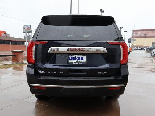 2022 GMC Yukon SLT