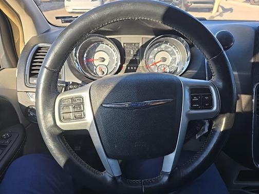 2015 Chrysler Town & Country Touring-L