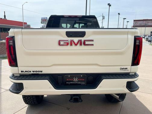 Summit White 2025 GMC Sierra 2500 Denali
