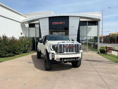 Summit White 2025 GMC Sierra 2500 Denali