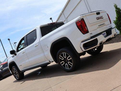 Summit White 2025 GMC Sierra 1500 AT4