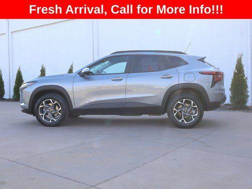 Sterling Gray Metallic 2025 Chevrolet Trax LT