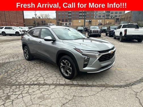 Sterling Gray Metallic 2025 Chevrolet Trax LT