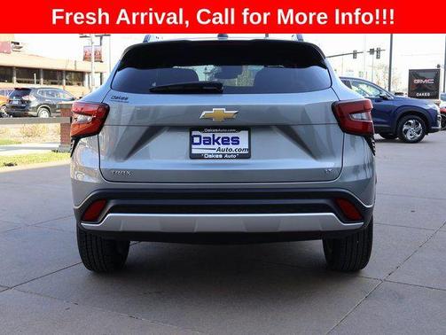 Sterling Gray Metallic 2025 Chevrolet Trax LT