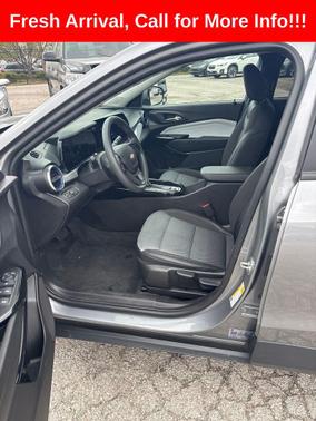 Sterling Gray Metallic 2025 Chevrolet Trax LT