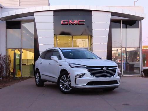2022 Buick Enclave AWD Essence